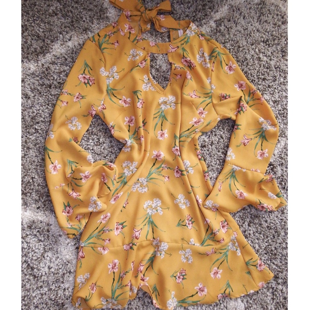 Beautiful floral print flowy dress!